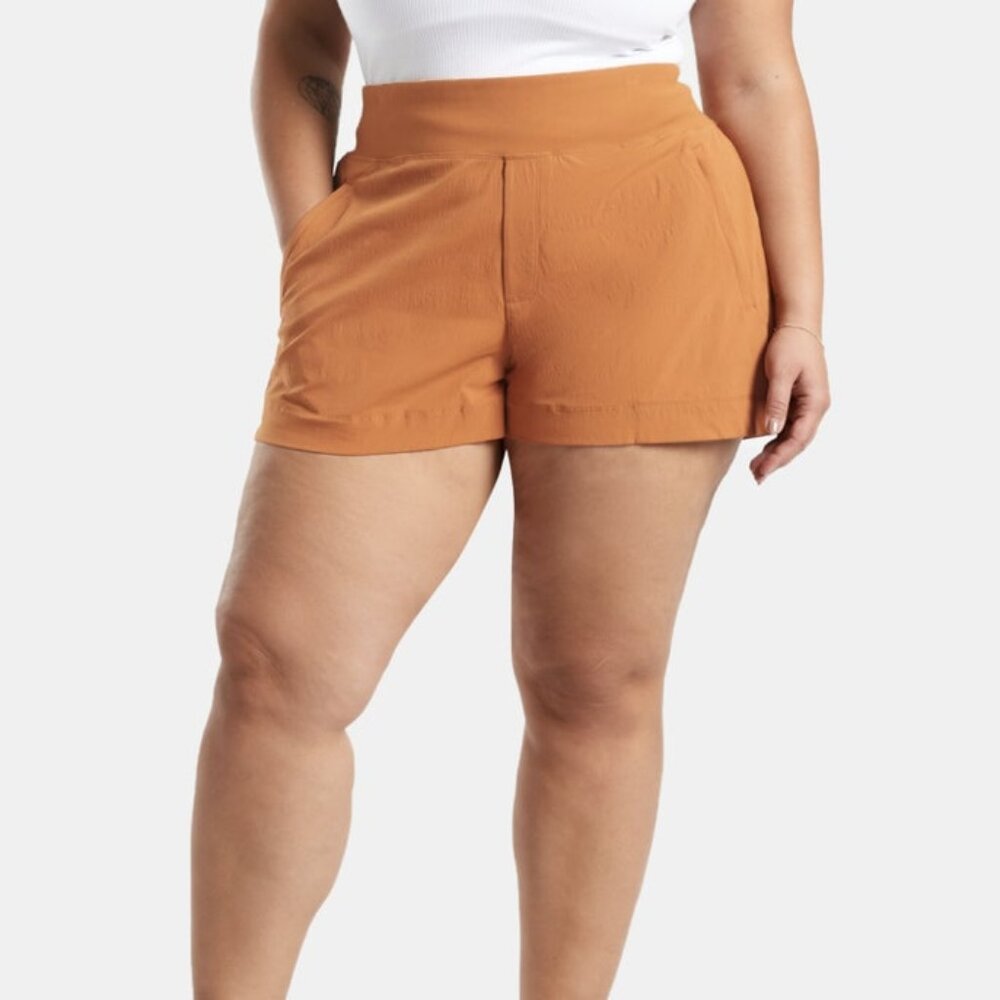 NWT Athleta Trekkie North Short, Size 24 - Picture 2 of 6